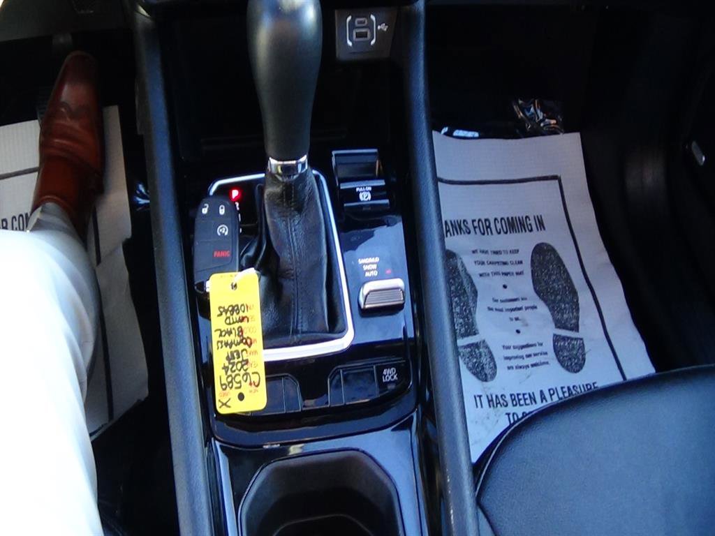 Used 2024 Jeep Compass Limited w/ Sun and Sound Group image 29