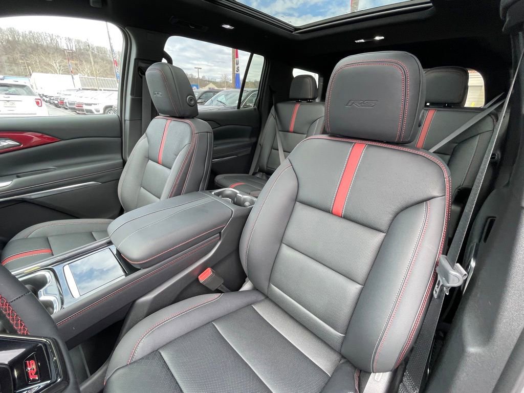 Used 2026 Chevrolet Traverse RS image 18