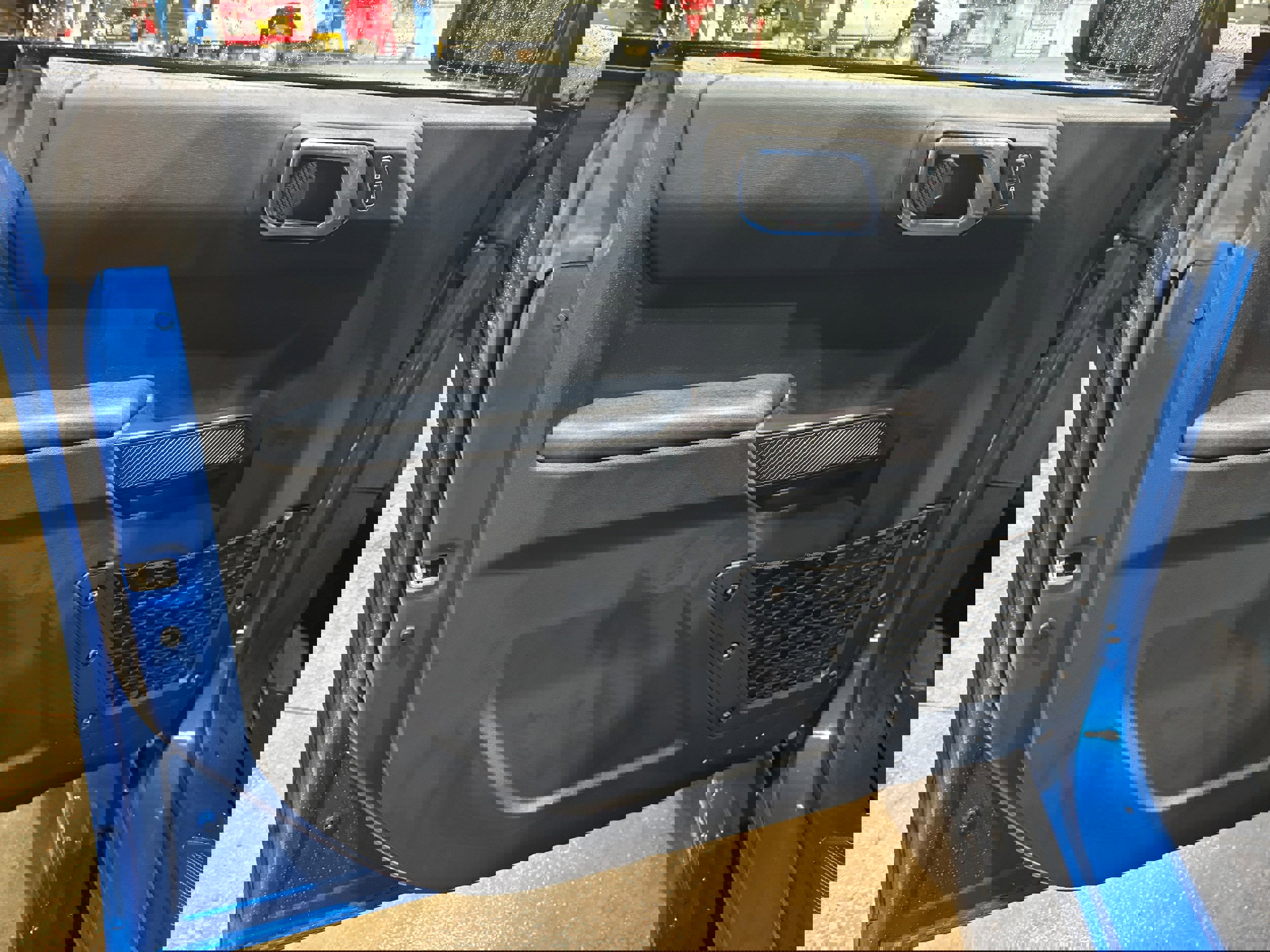 Used 2024 Ford Bronco Outer Banks image 9