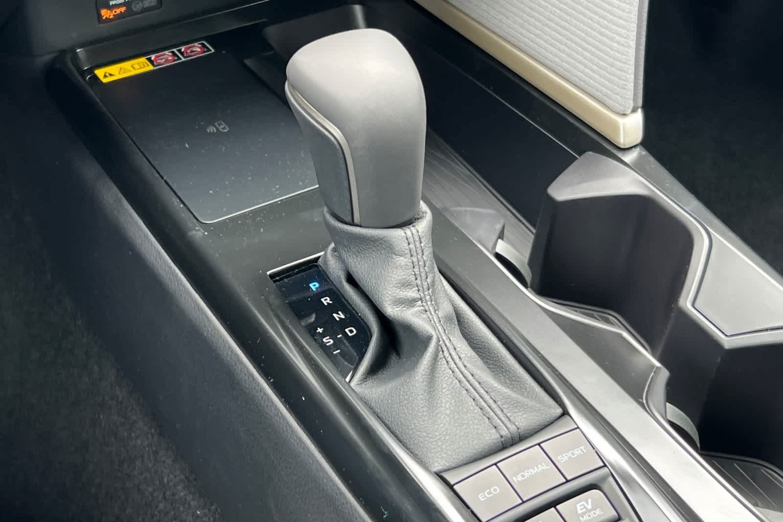 New 2026 Toyota Camry SE w/ Convenience Package FWD image 21