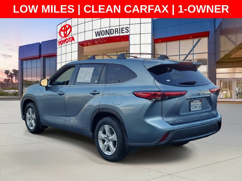 Used 2022 Toyota Highlander LE FWD image 4