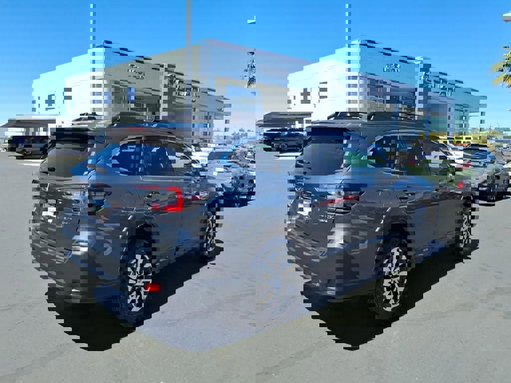 Used 2024 Subaru Outback Premium image 10