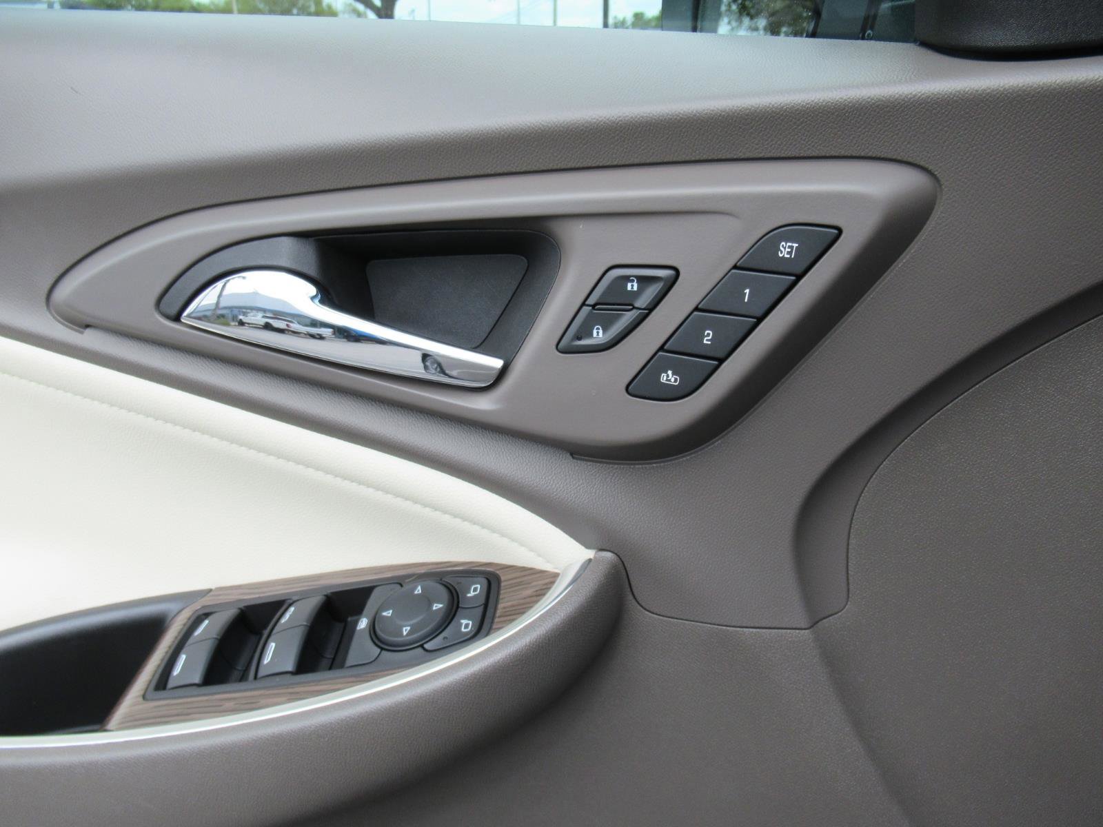 Used 2023 Chevrolet Malibu LT image 19