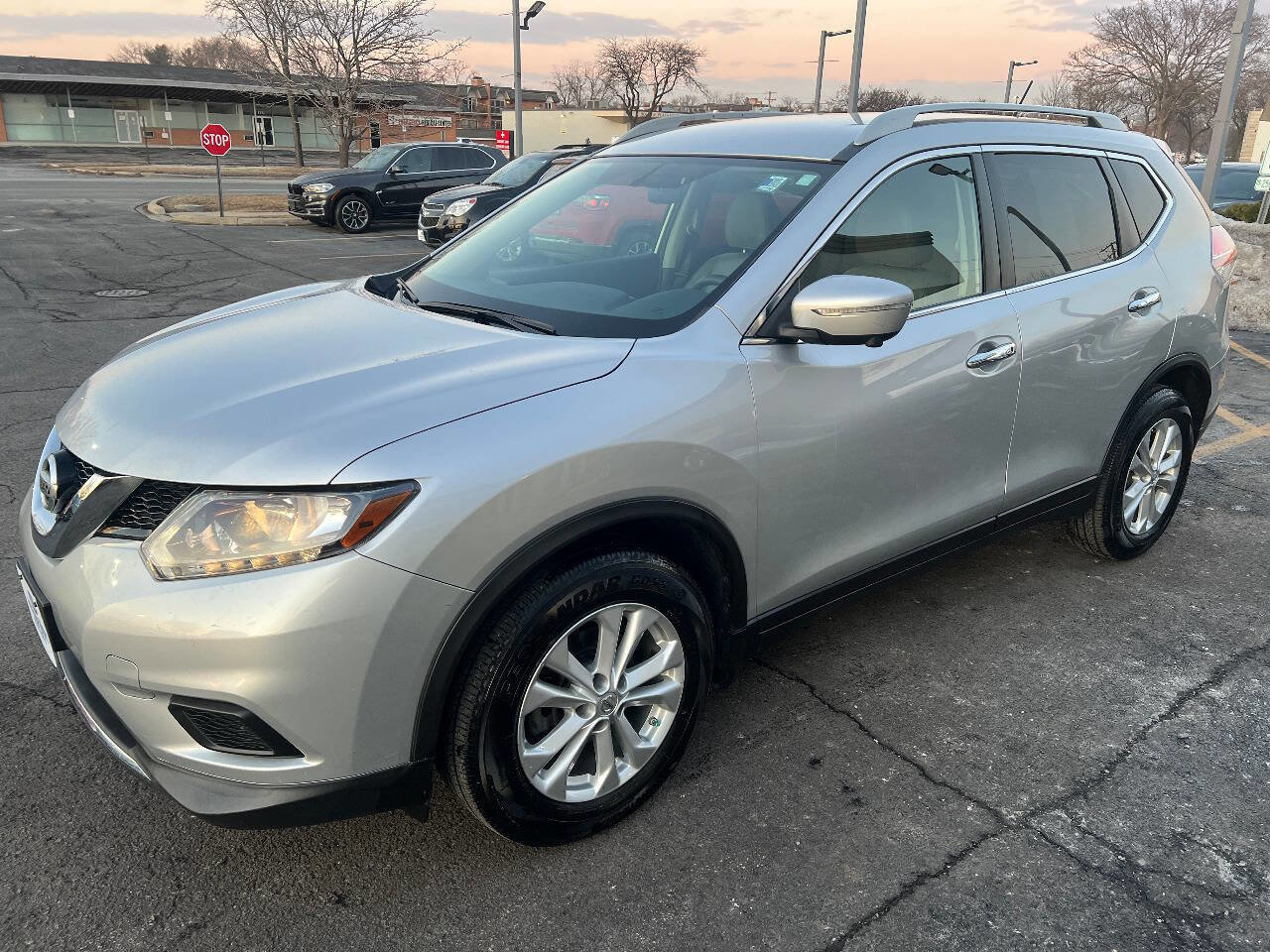 Used 2014 Nissan Rogue SV w/ SV Premium Package image 6