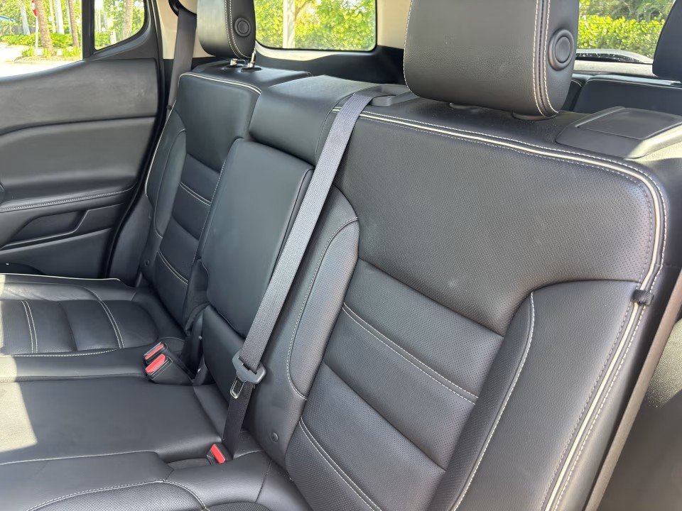 Used 2018 GMC Acadia Denali w/ Technology Package FWD image 24