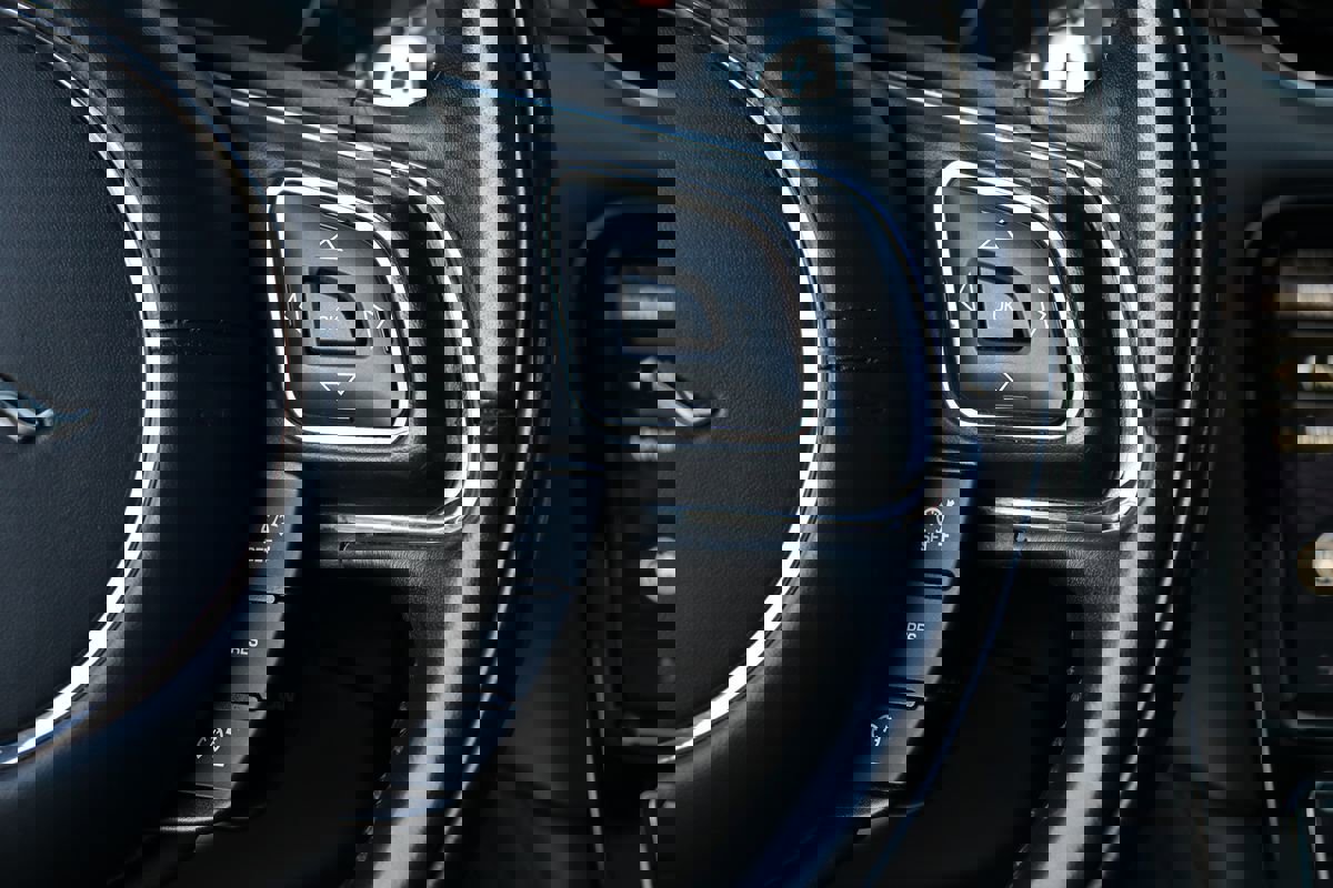 Used 2019 Jaguar XJ L Portfolio image 18