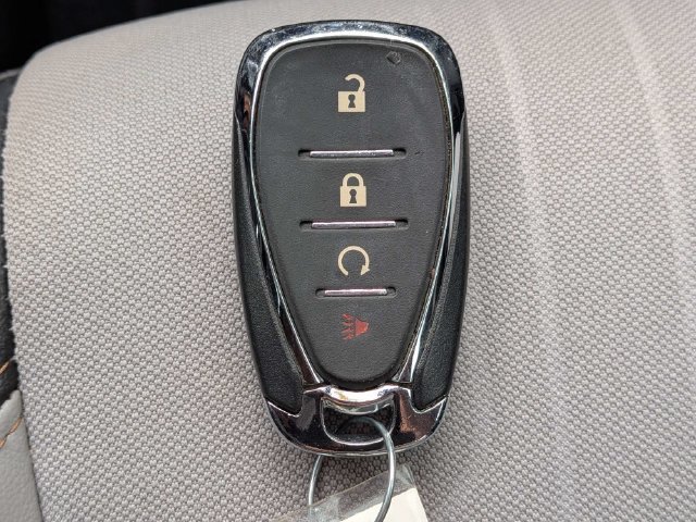 Used 2021 Chevrolet Trax LT w/ LT Convenience Package FWD image 29