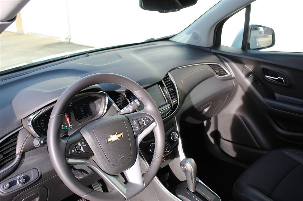 Used 2021 Chevrolet Trax LT w/ Sport Edition image 8