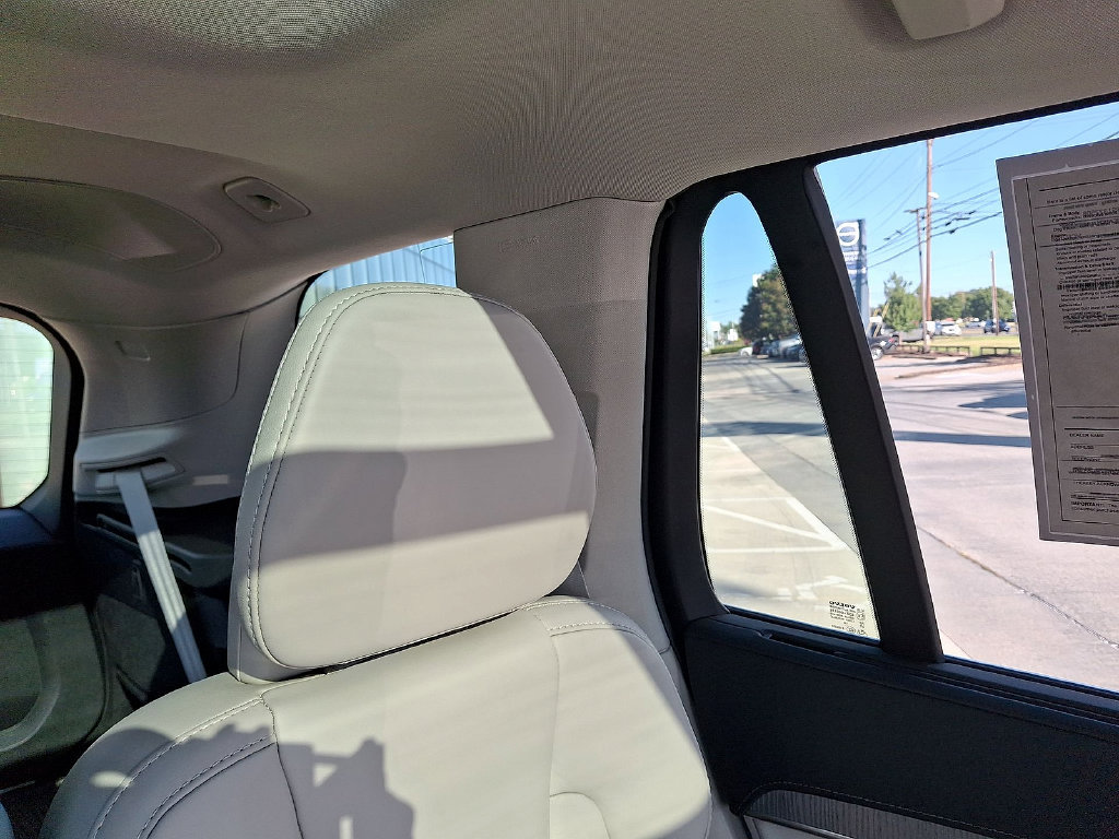 Certified 2025 Volvo XC90 T8 Ultra w/ Protection Package Premier AWD/4WD image 14