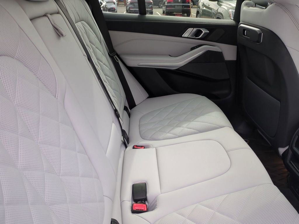 Used 2025 BMW X5 xDrive50e w/ Premium Package image 36