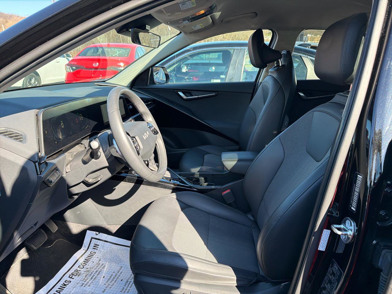 Used 2023 Kia Niro EX FWD image 18