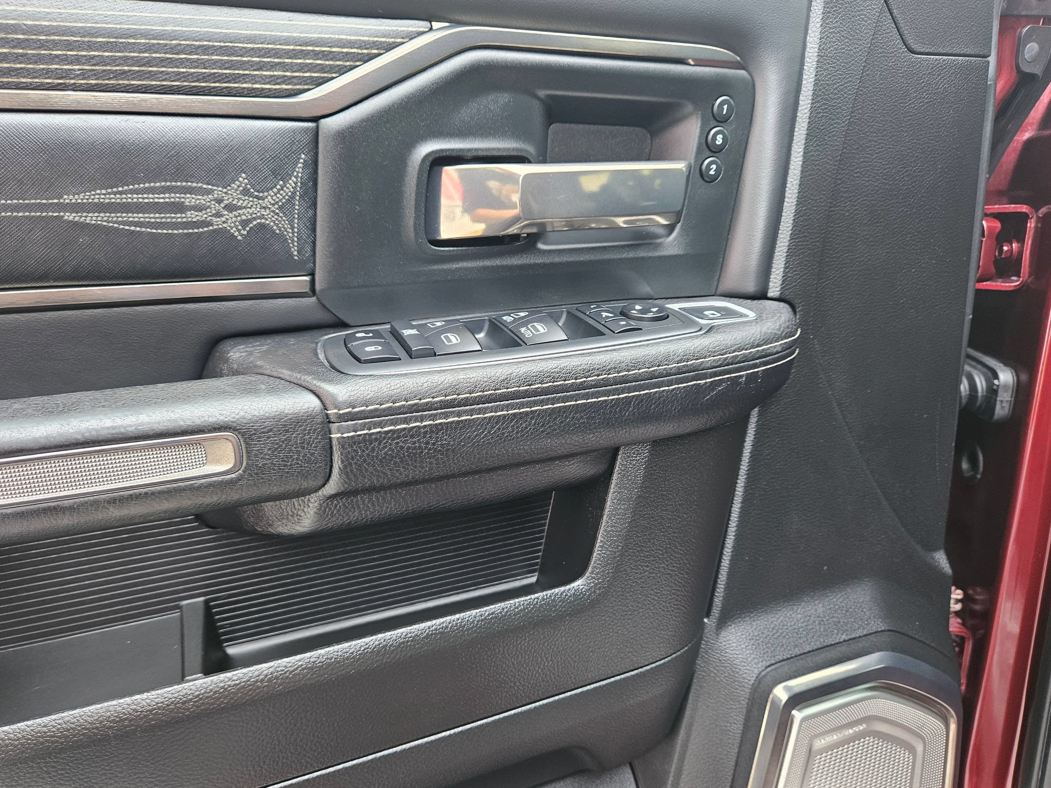 Used 2019 RAM 2500 Limited AWD/4WD image 19