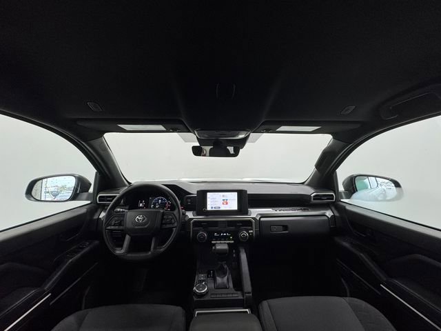 Used 2025 Toyota Tacoma SR5 AWD/4WD image 19
