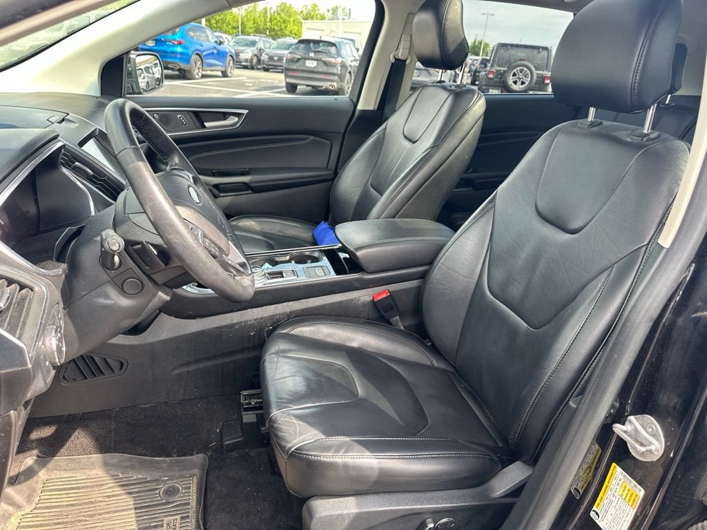 Used 2019 Ford Edge Titanium w/ Cold Weather Package AWD/4WD image 15