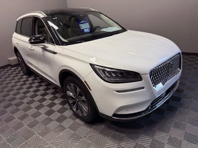 Used 2022 Lincoln Corsair Reserve w/ Equipment Group 201A AWD/4WD image 2