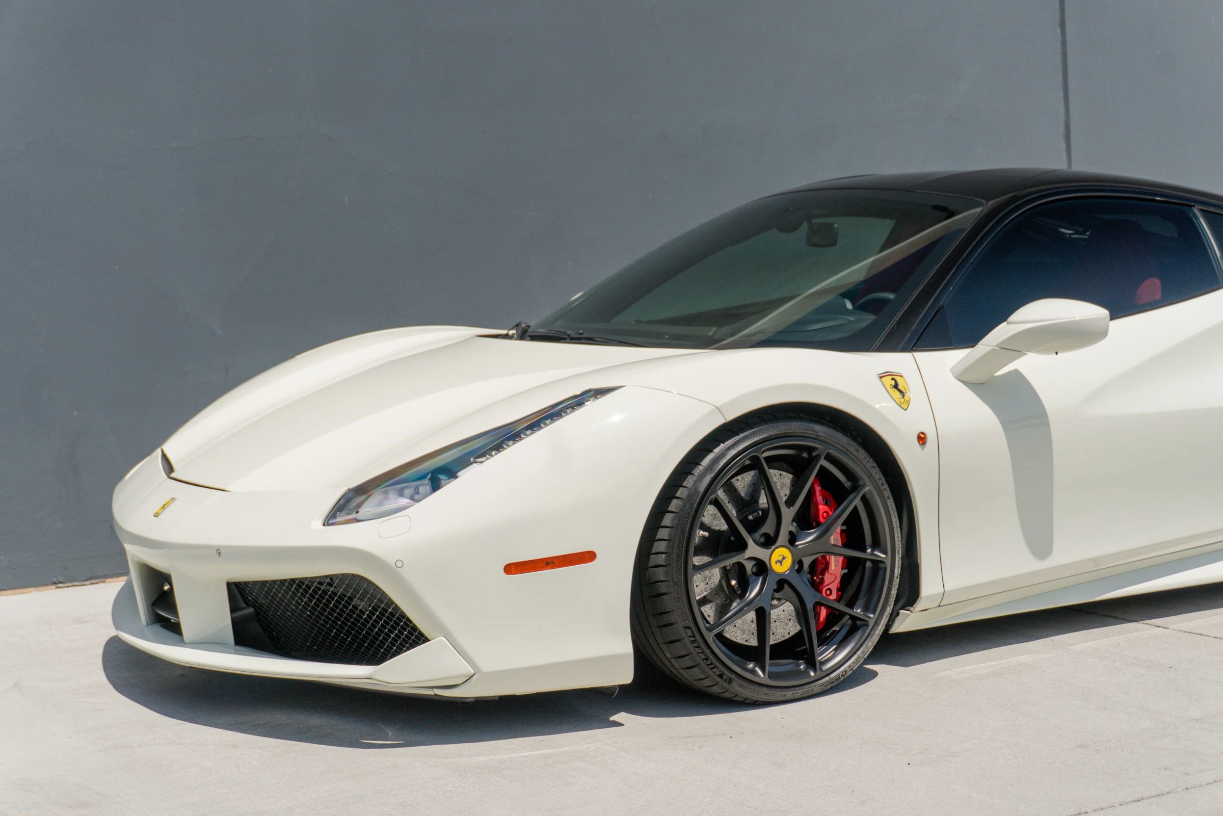 Used 2018 Ferrari 488 GTB RWD image 18