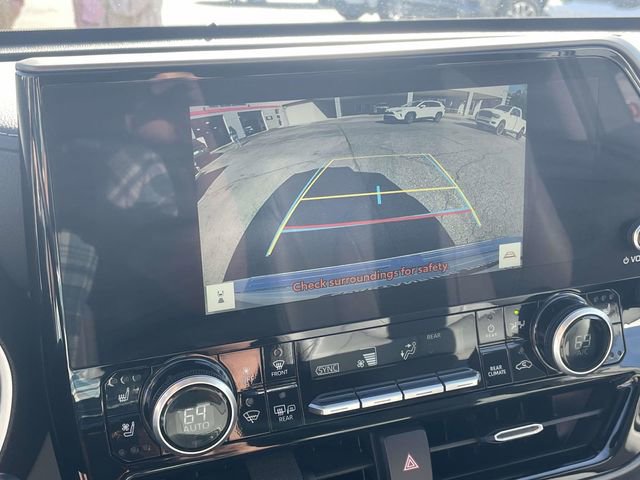 Used 2023 Toyota Highlander Limited image 27