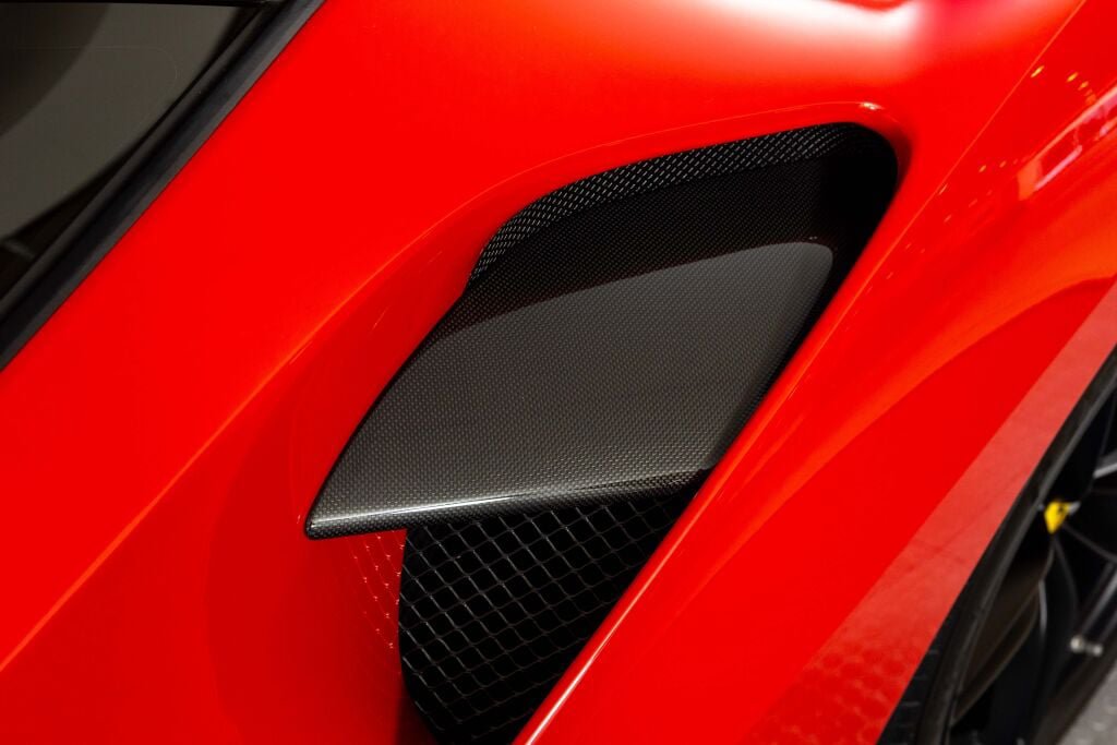 Used 2017 Ferrari 488 GTB RWD image 25