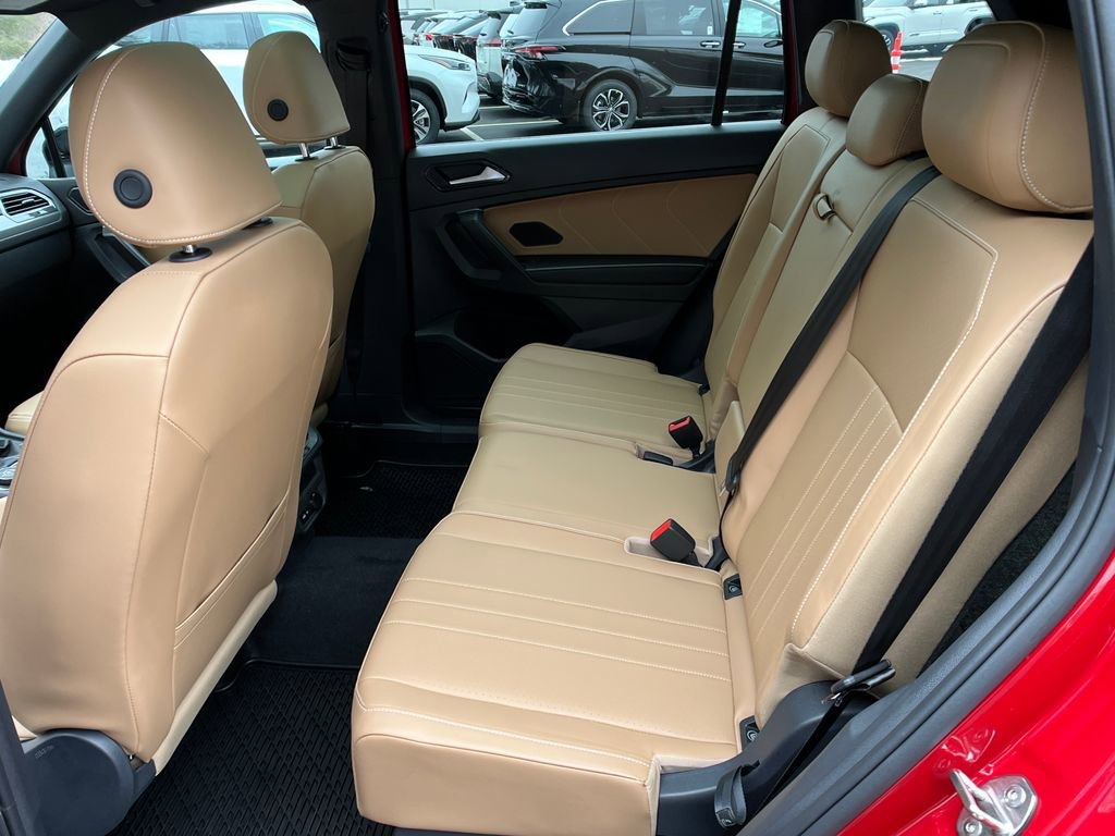 Used 2024 Volkswagen Tiguan SE R-Line image 21
