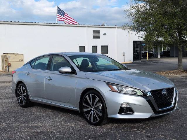 Certified 2020 Nissan Altima 2.5 Platinum FWD image 2