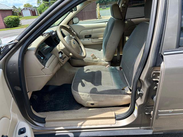 Used 2006 Ford Crown Victoria Police Interceptor RWD image 6