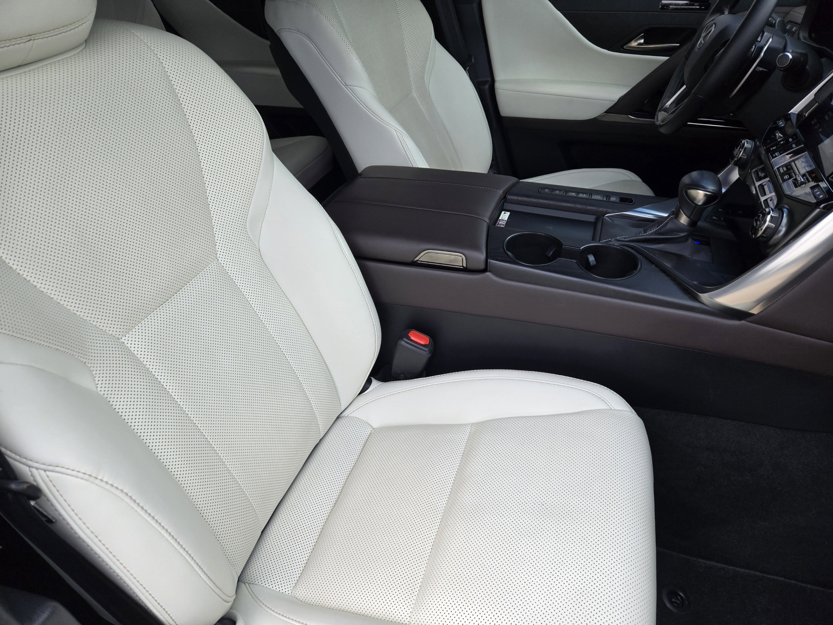 Used 2023 Lexus LX 600 4WD w/ Appearance Package image 10