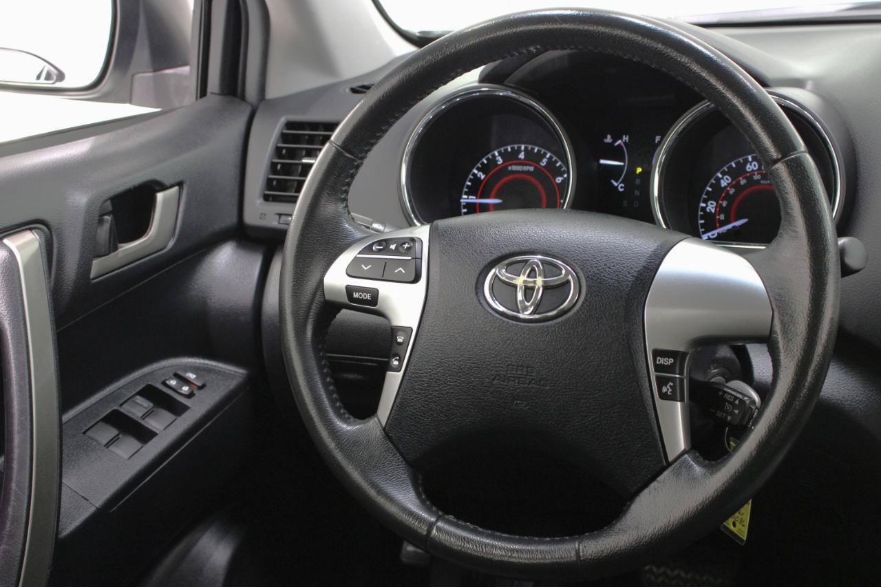 Used 2011 Toyota Highlander SE w/ Tow Pkg FWD image 54