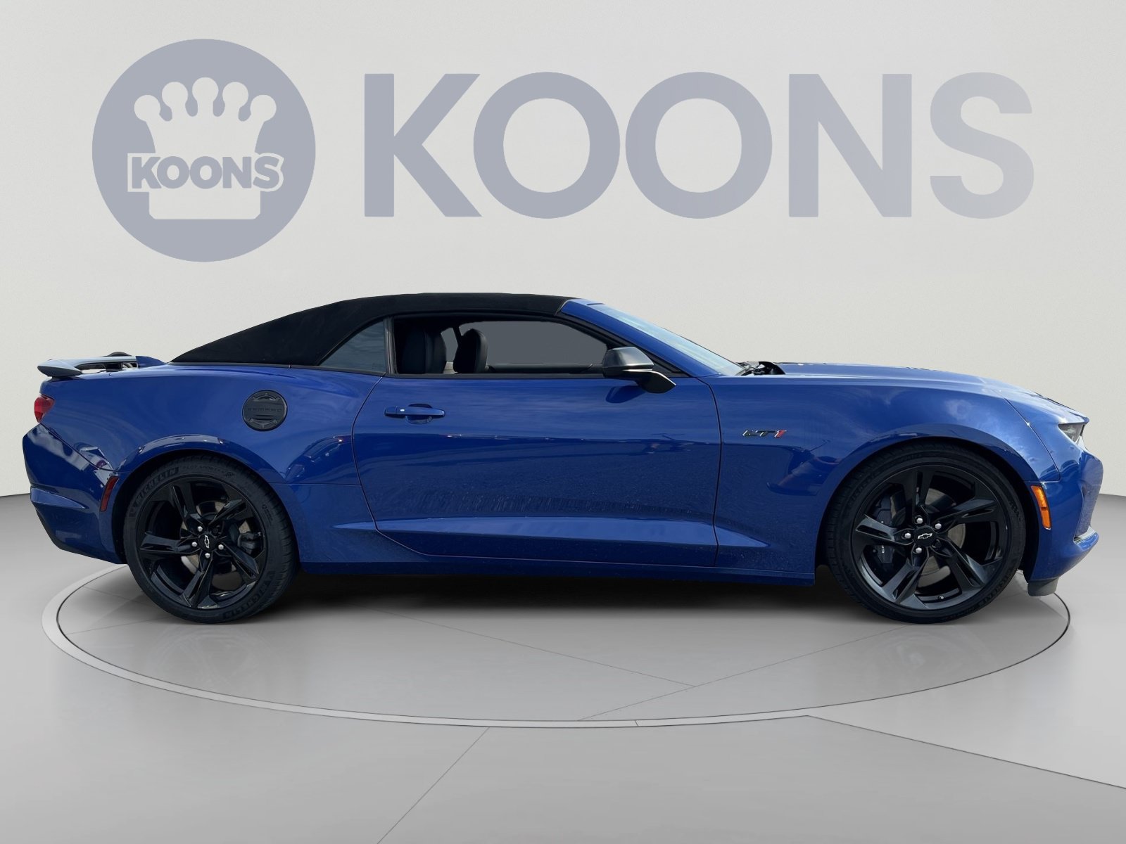 Used 2023 Chevrolet Camaro LT RWD image 8