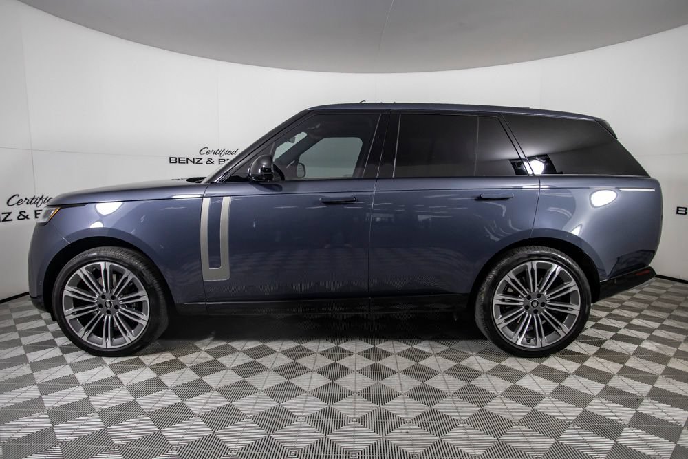 Used 2025 Land Rover Range Rover SE AWD/4WD image 10