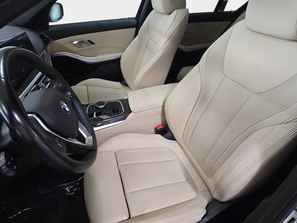 Certified 2023 BMW 330i Sedan w/ Driving Assistance Package RWD image 17