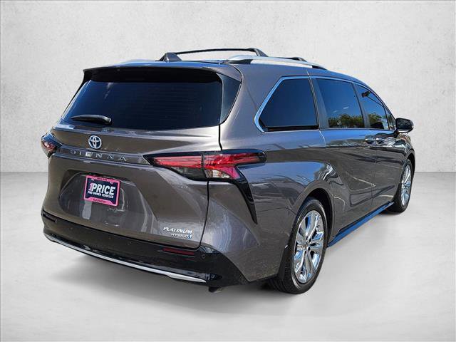 Used 2024 Toyota Sienna Platinum FWD image 5