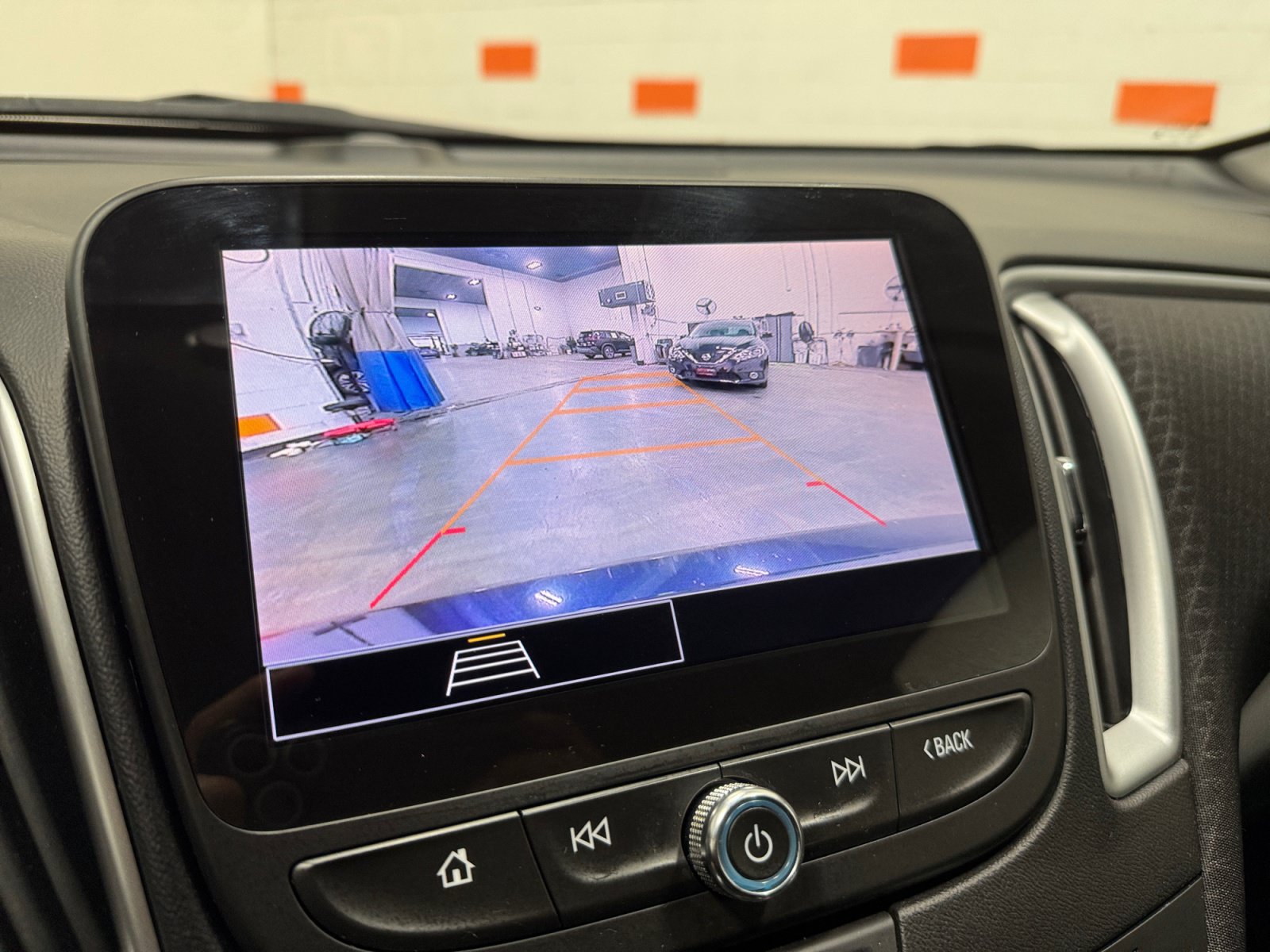 Used 2023 Chevrolet Malibu LS FWD image 17