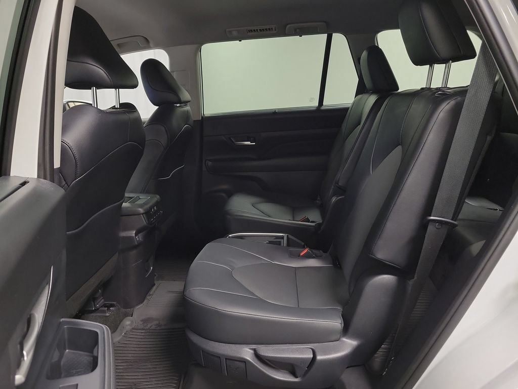 Used 2026 Toyota Grand Highlander AWD image 25