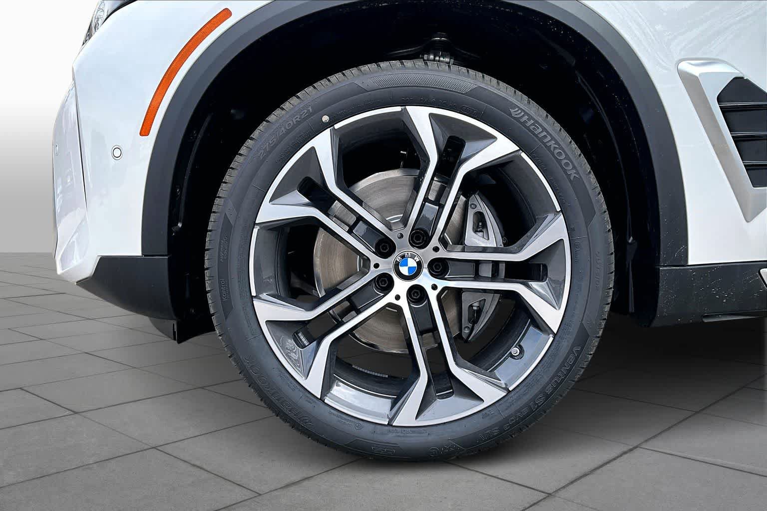 New 2026 BMW X5 xDrive40i w/ M Sport Package AWD/4WD image 11