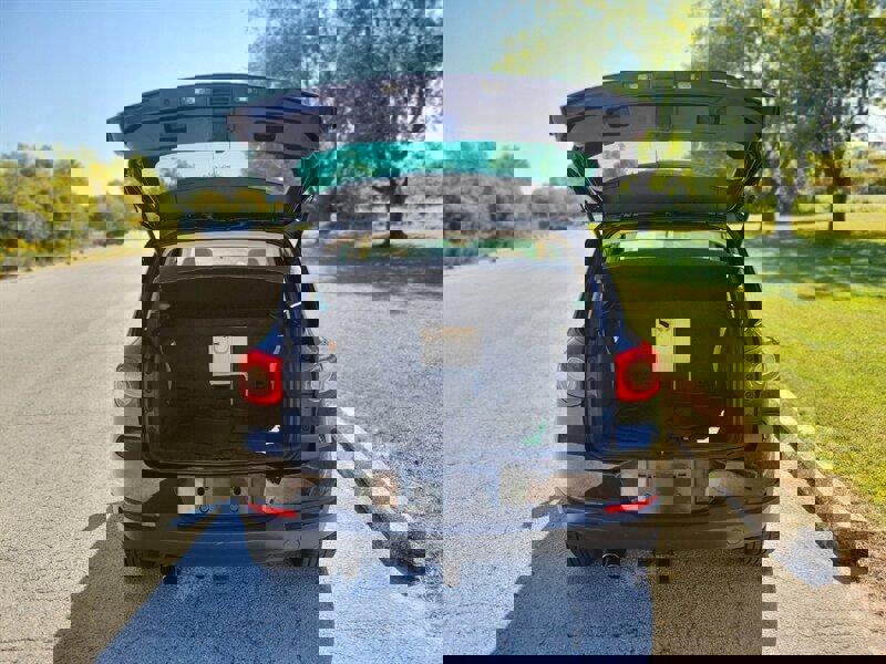 Used 2011 Volkswagen Tiguan SE image 10