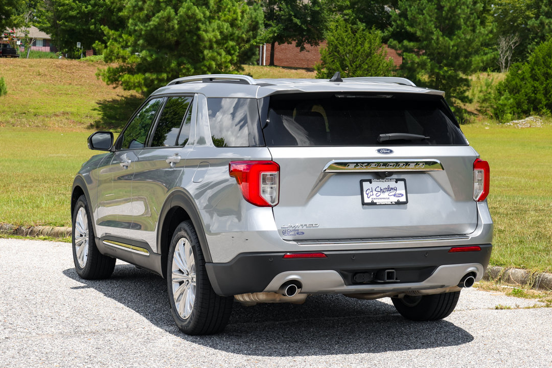 Used 2023 Ford Explorer Limited w/ Equipment Group 301A RWD image 4
