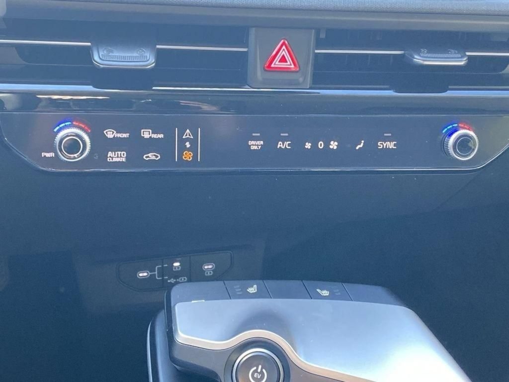 New 2025 Kia EV6 Light w/ Light LR Technology Package RWD image 16