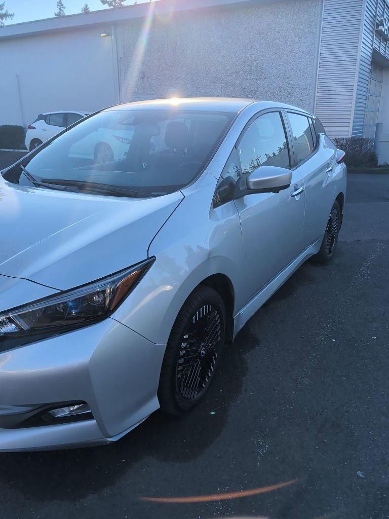 Used 2023 Nissan Leaf SV Plus image 2
