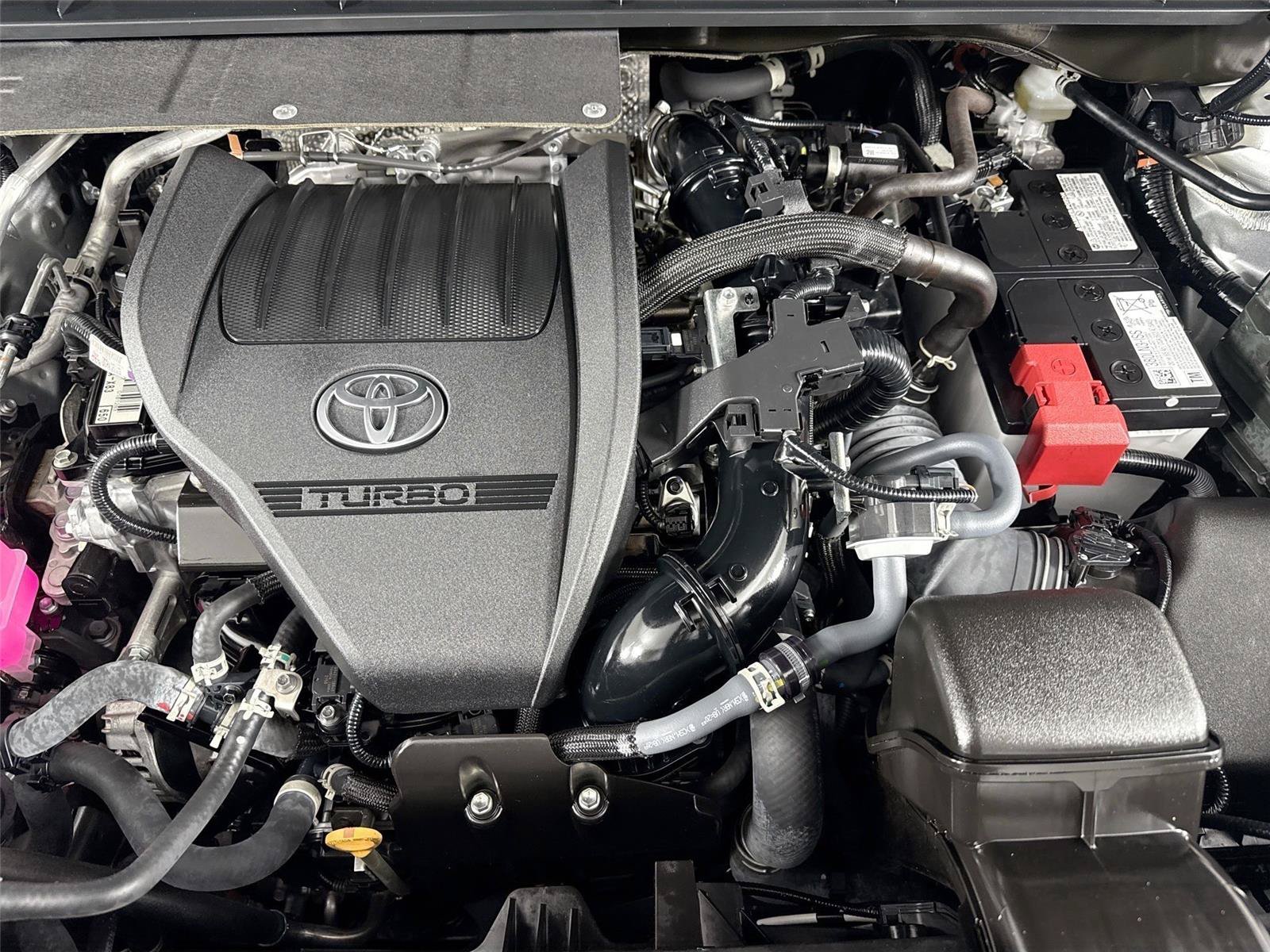 Used 2024 Toyota Highlander LE FWD image 48