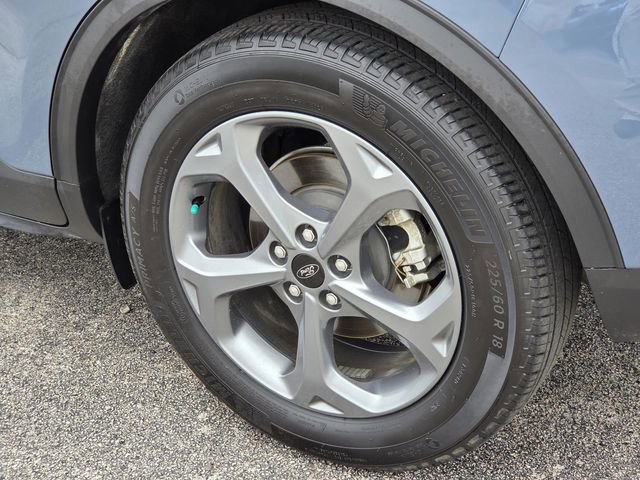 Used 2025 Ford Escape ST-Line w/ Tech Pack #1 FWD image 8