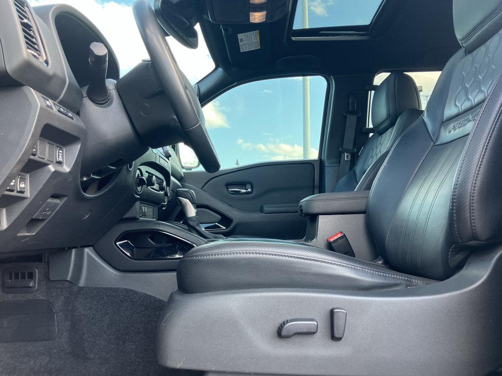 Used 2022 Nissan Frontier PRO-4X w/ Pro-4X Premium Package AWD/4WD image 32
