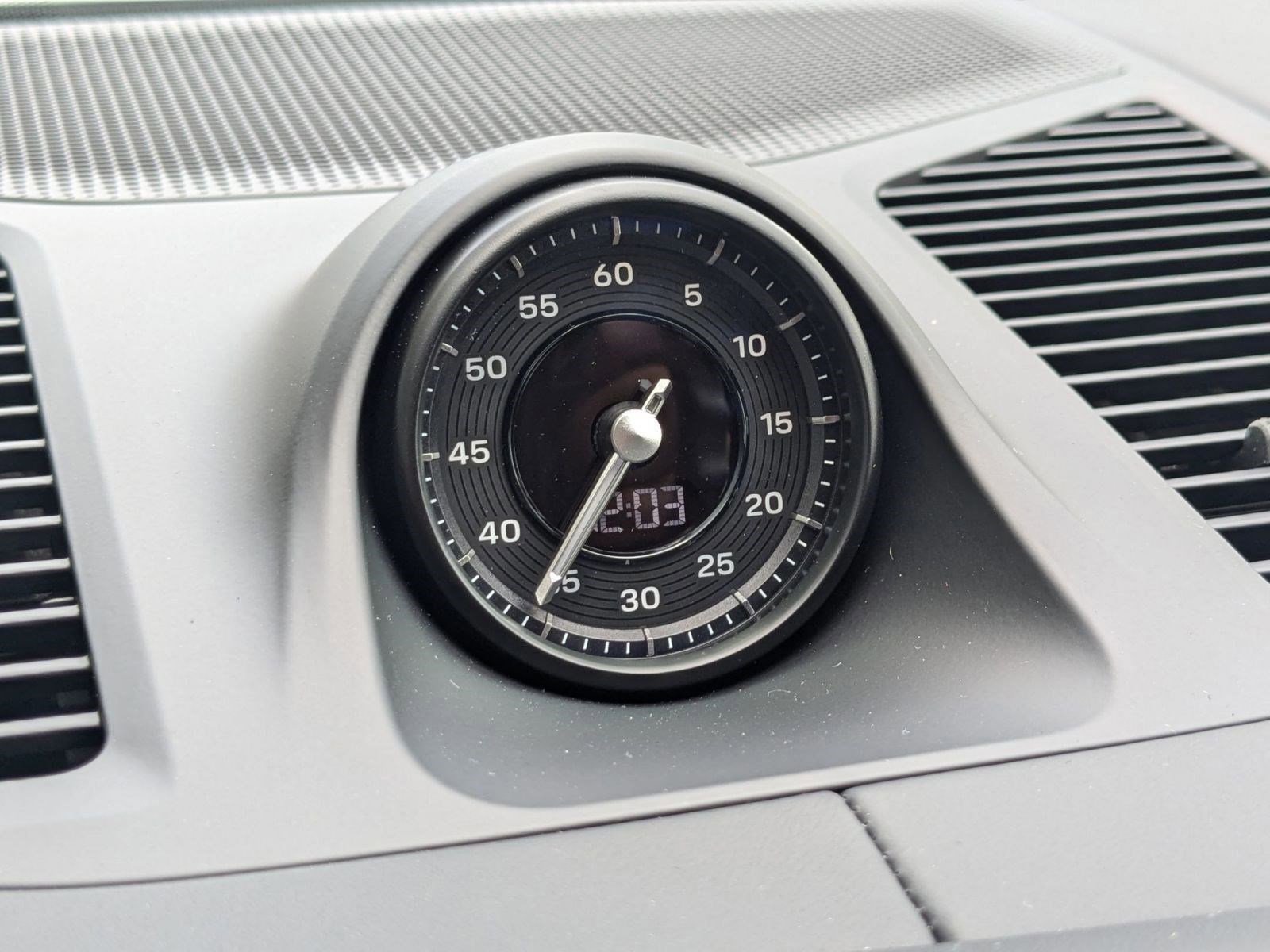 Certified 2025 Porsche Cayenne image 21