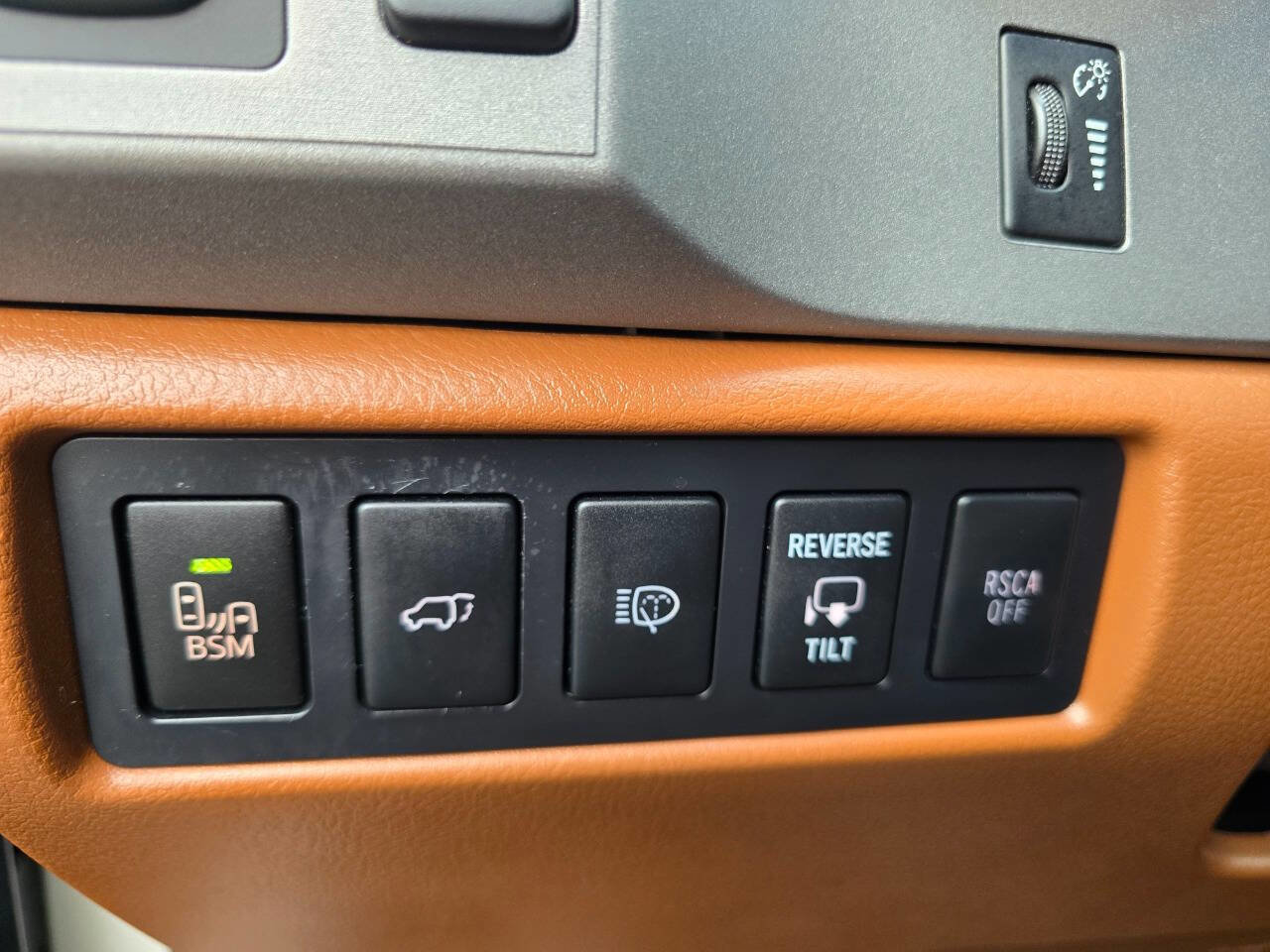 Used 2013 Toyota Sequoia Platinum image 15