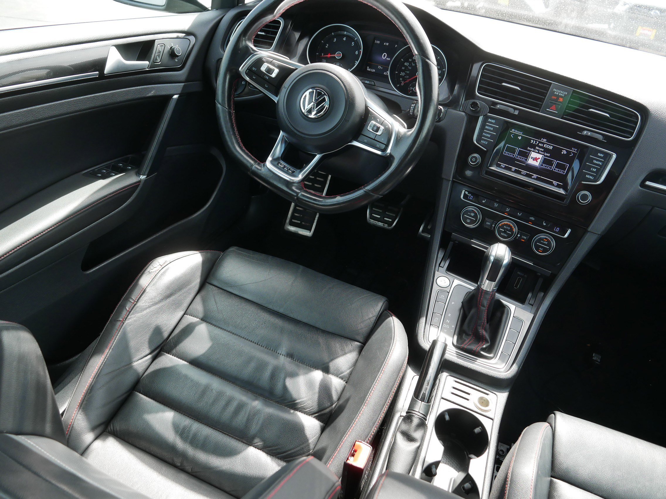 Used 2015 Volkswagen GTI S FWD image 9
