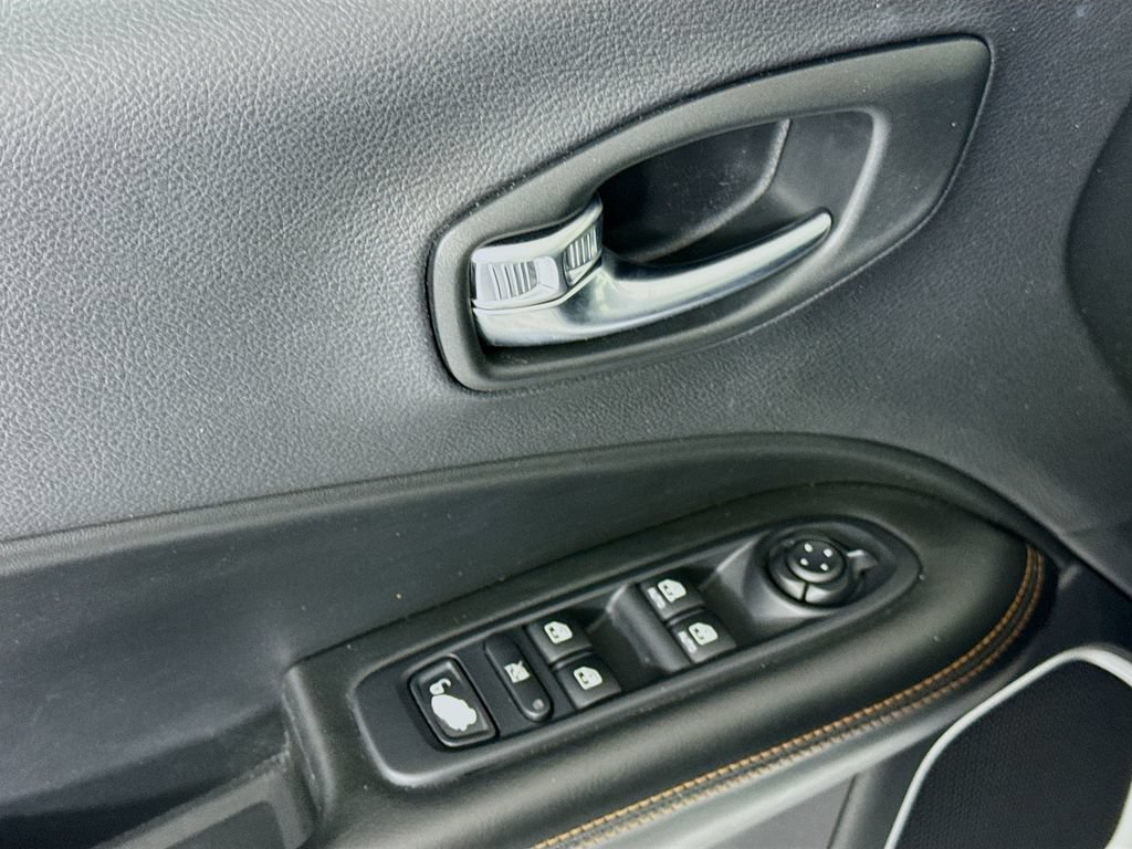 Used 2019 Jeep Compass Limited FWD image 23