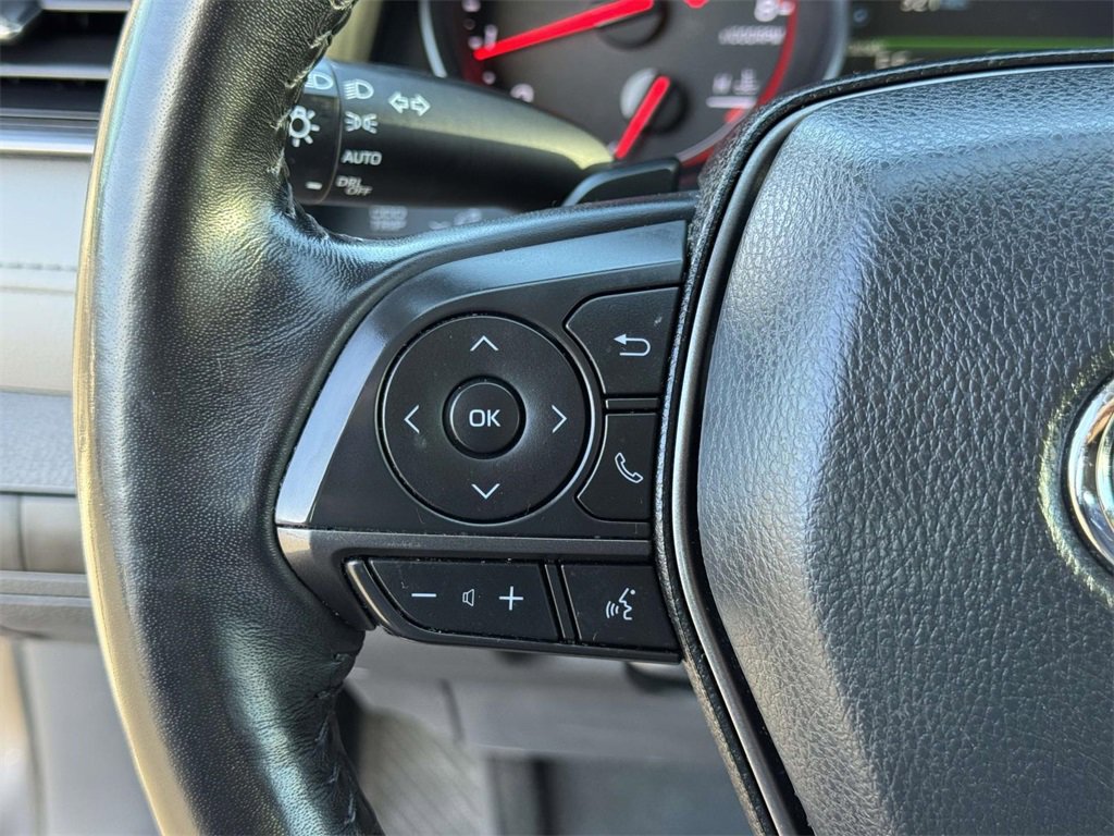 Used 2023 Toyota Camry XSE image 11