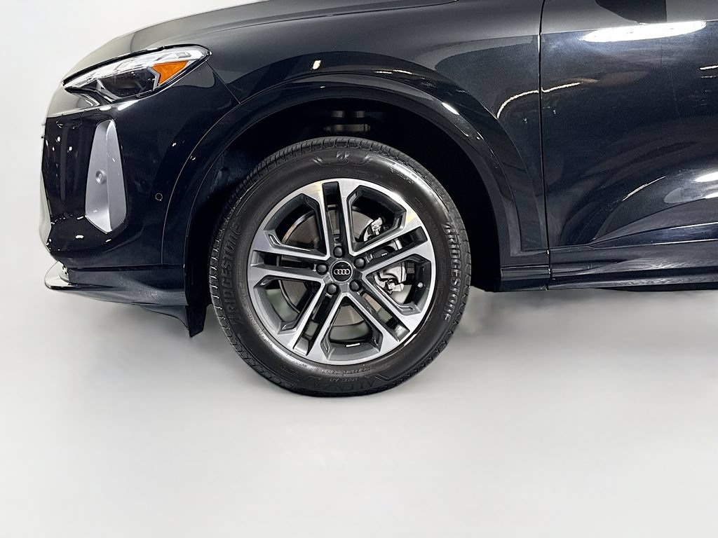 Used 2025 Audi Q5 Premium w/ Convenience Package AWD/4WD image 24