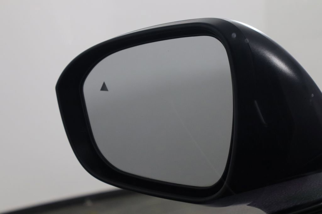 Used 2025 Nissan Kicks S w/ Charging Package image 30