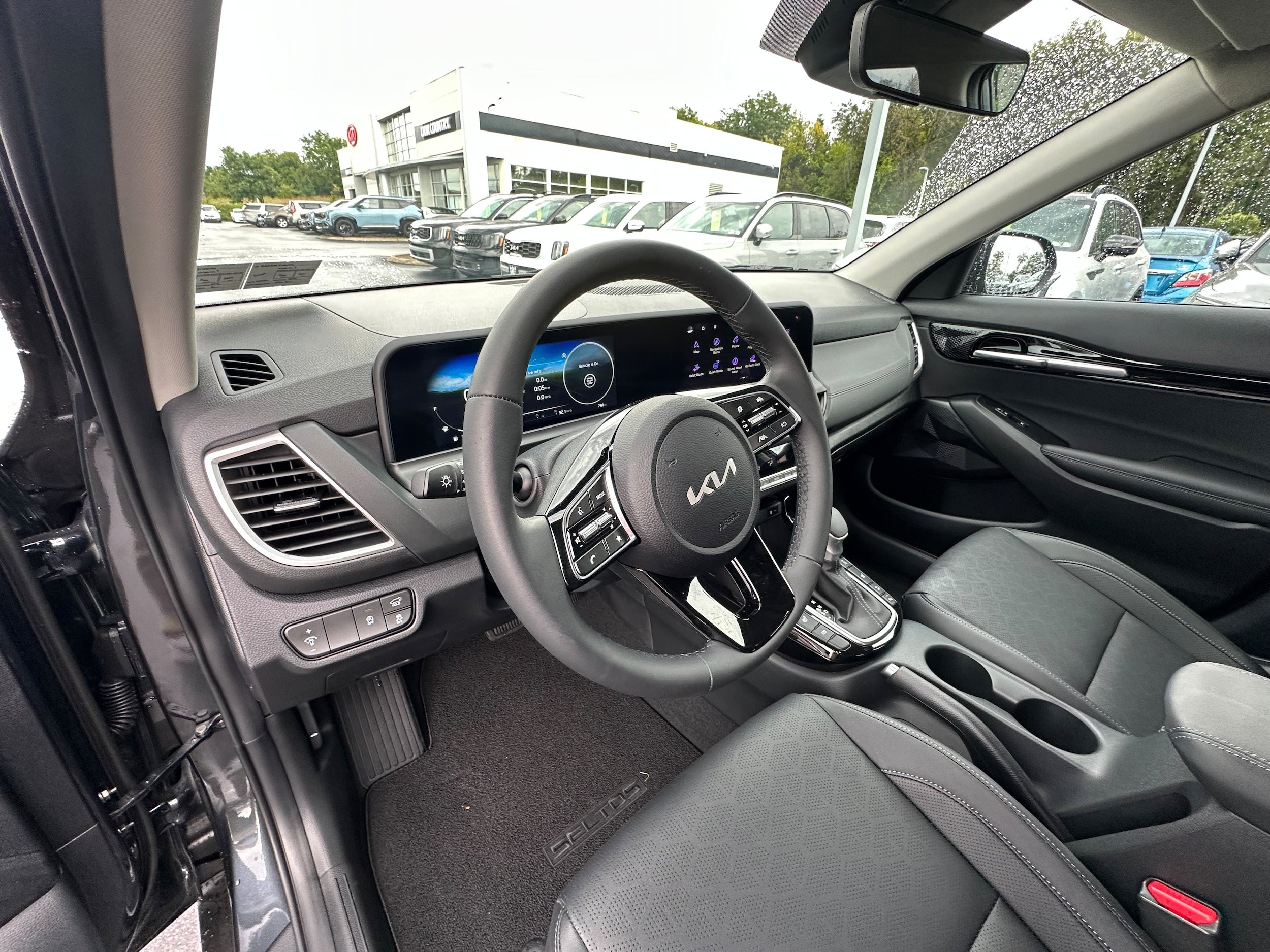 Used 2026 Kia Seltos EX AWD/4WD image 23