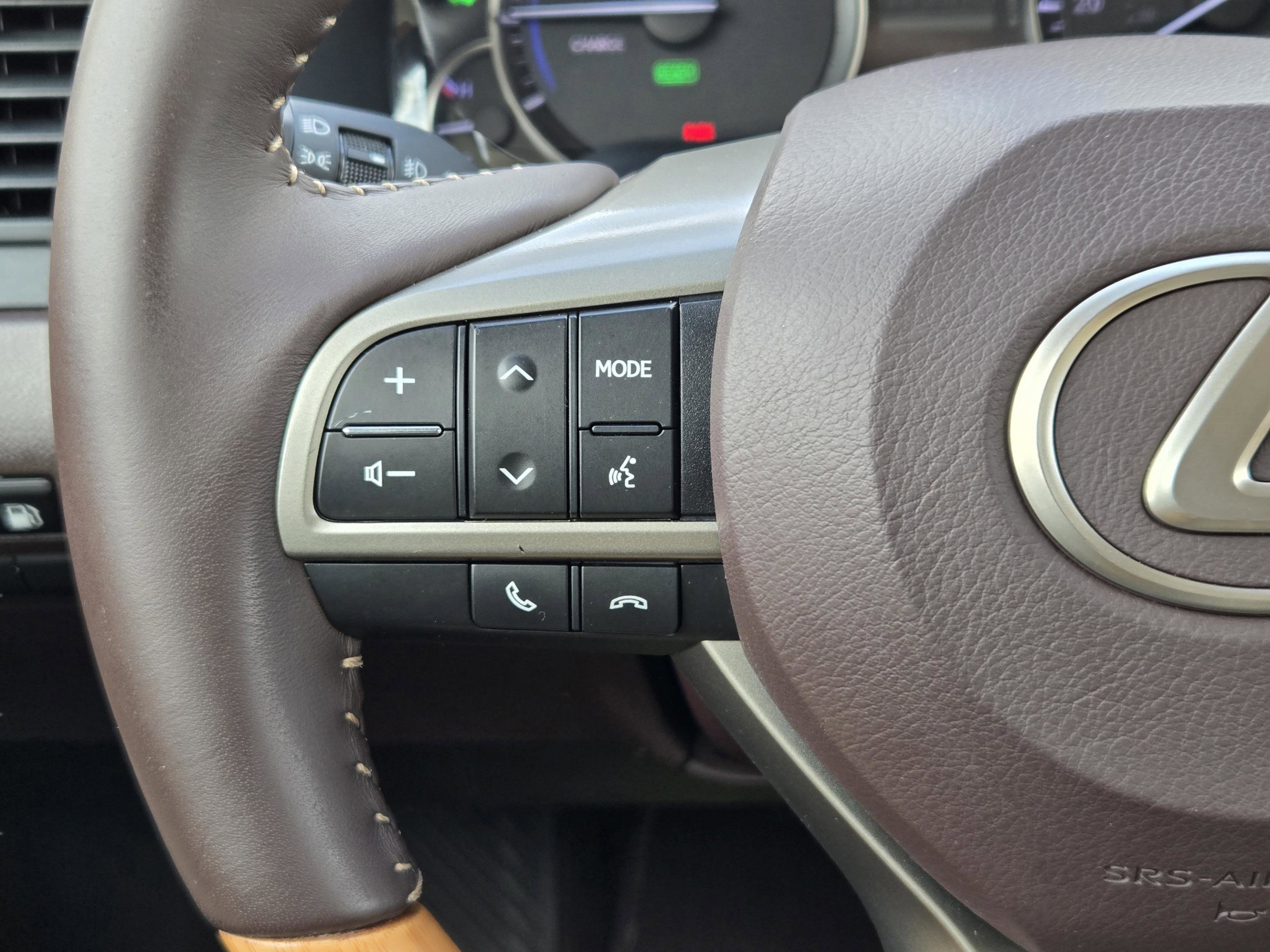 Used 2019 Lexus RX 450h AWD image 28